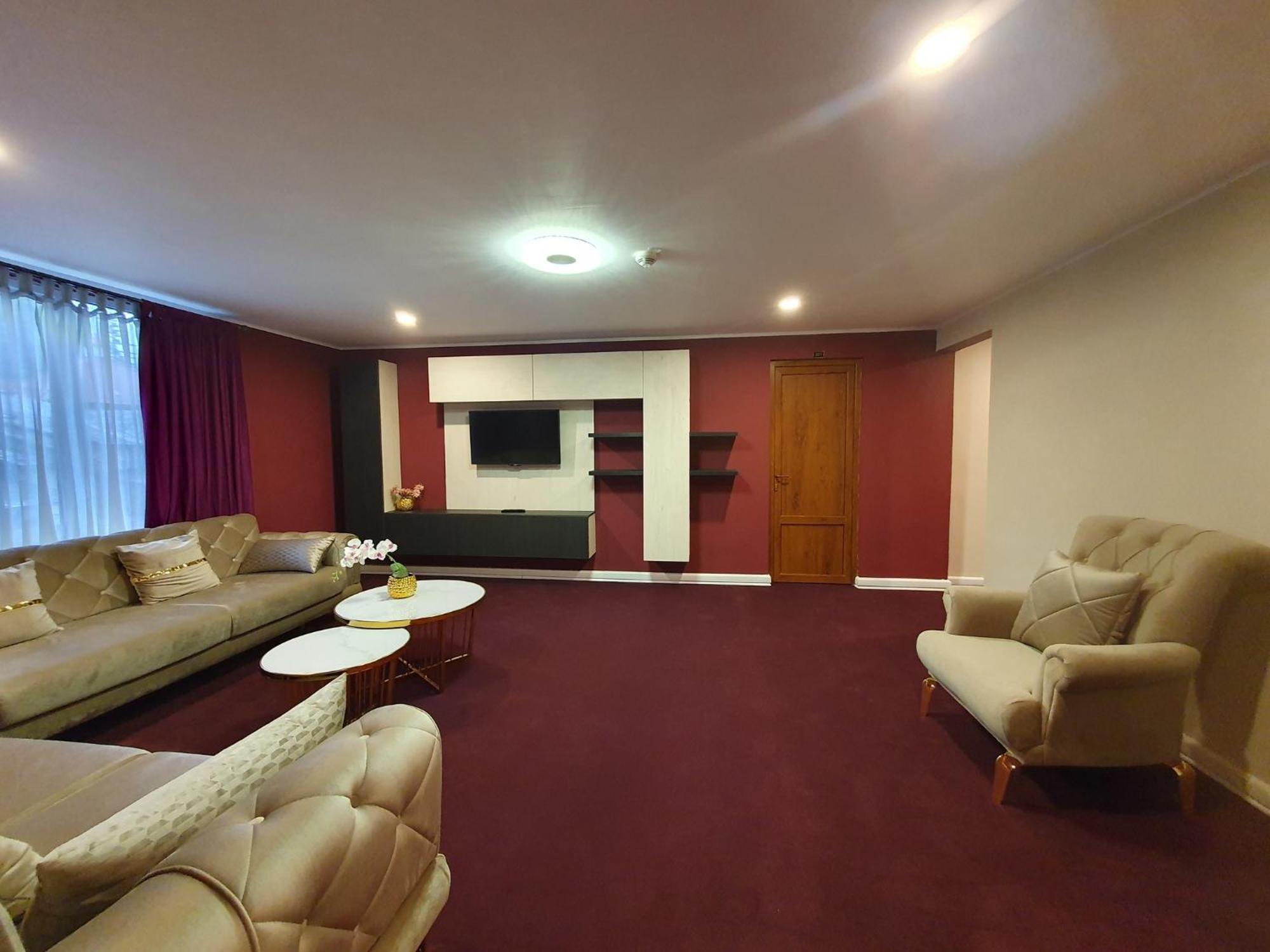 Irish House Hotel 3*